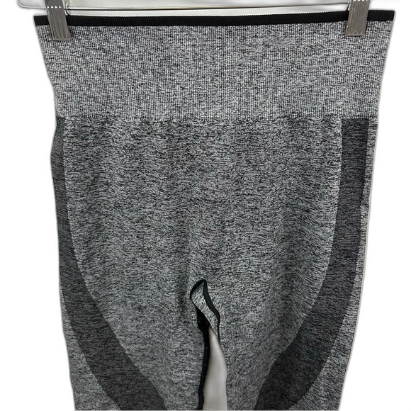 PINK Victoria’s Secret Grey Seamless High-Waist Workout Tight Size Medium - Picture 14 of 16